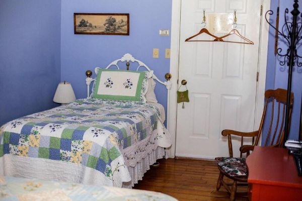 The Sylvan Inn (Glen Arbor)